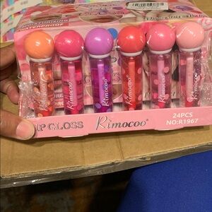 Dozen Lip Gloss